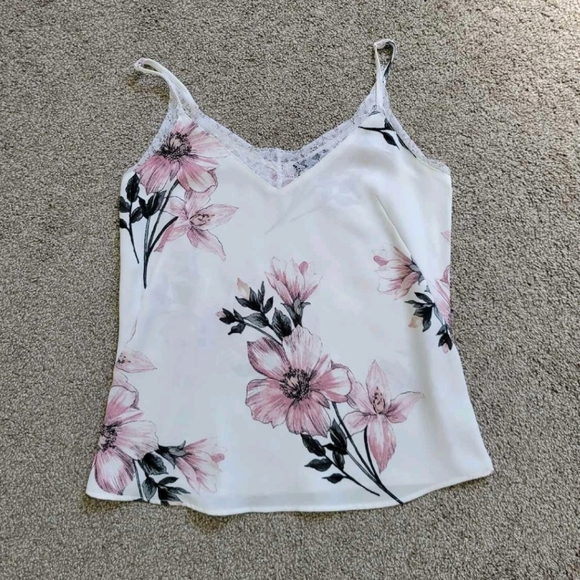 XS Dynamite floral tank - Picture 1 of 1